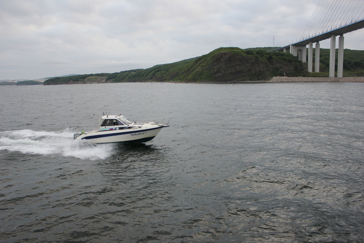 Белгородца оштрафовали за езду на лодке без прав в Астраханской области