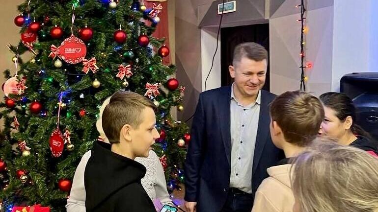 Врио мэра Валентин Демидов посетил временно покинувших регион белгородцев