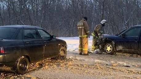 Мужчина погиб после столкновения Lada и Mazda в Белгородской области