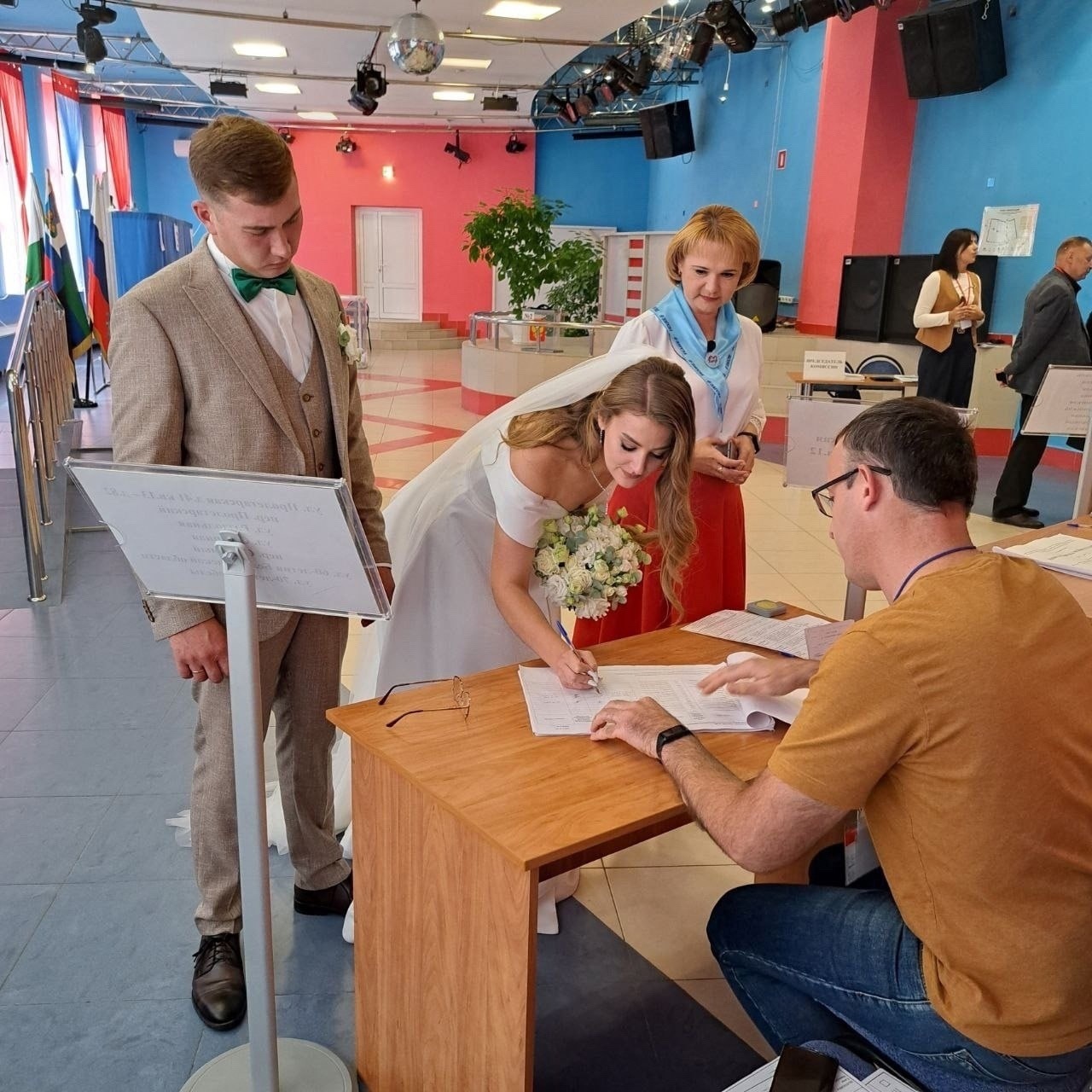 Молодожёны на выборах в Белгородской области 