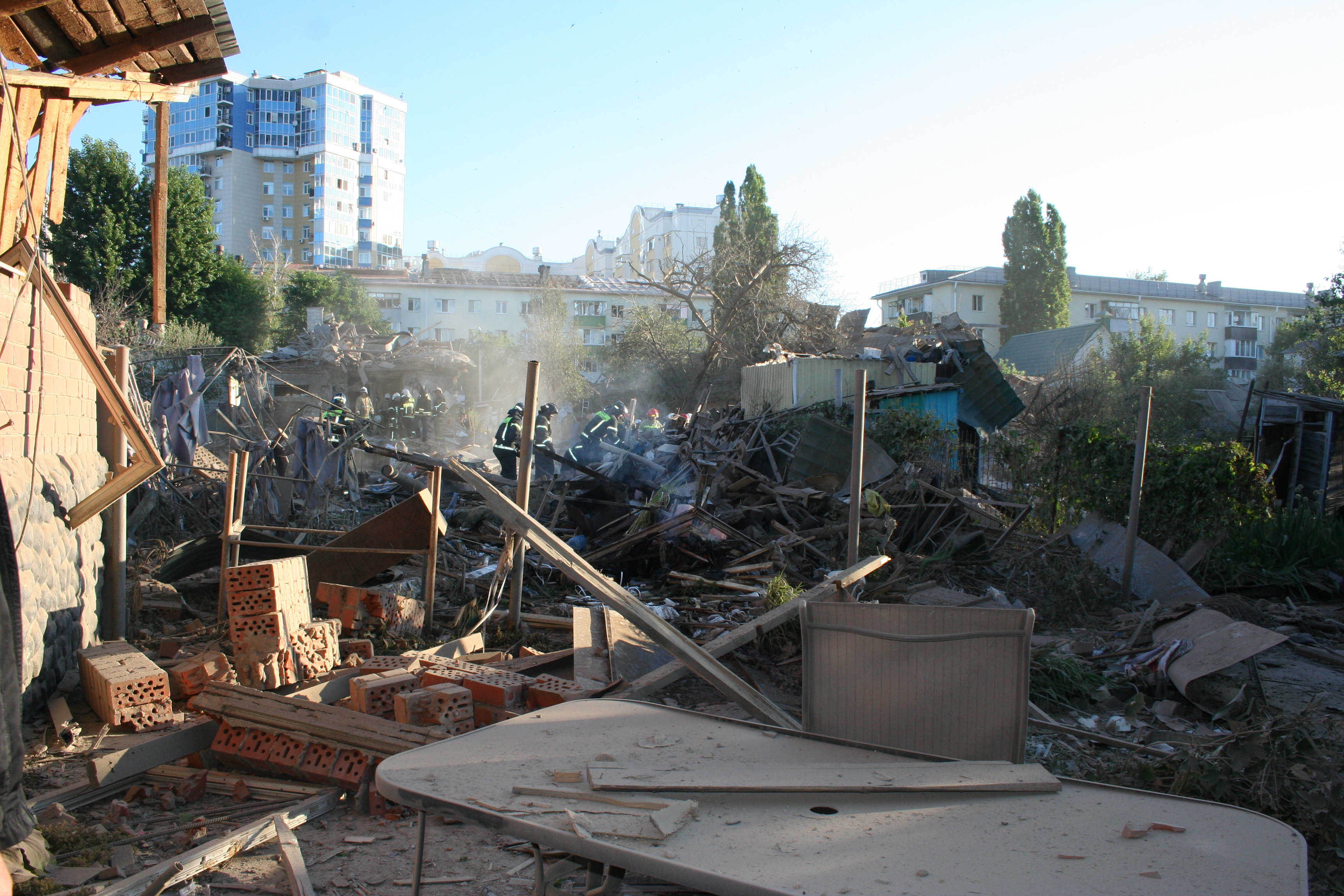Последствия в первые минуты после взрыва в Белгороде