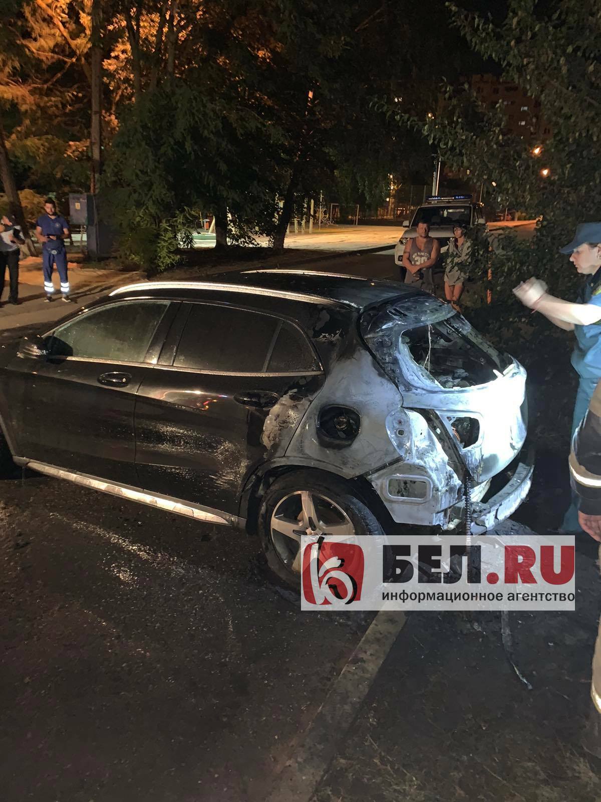В Белгороде ночью горел Mercedes-Benz