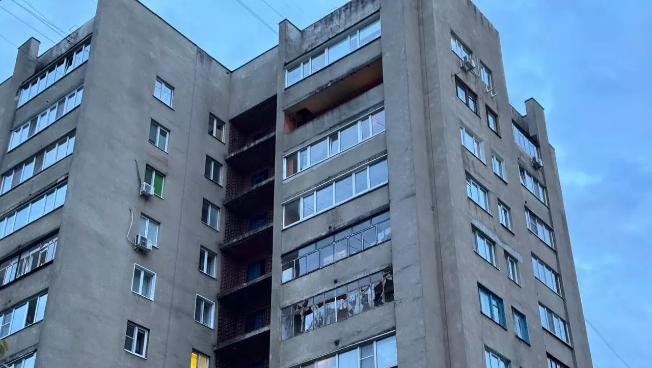 Пострадавший от атаки ВСУ многоквартирный дом в Белгороде, фото тематическое