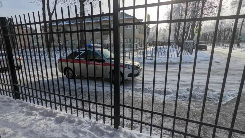 Школы, больницу и гипермаркет «Линия» эвакуировали в Губкине Белгородской области