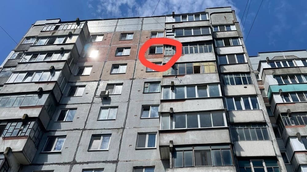 Следком возбудил уголовное дело по факту падения из окна 8-летней девочки в Брянске