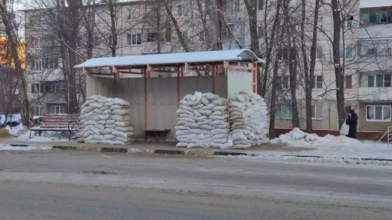 На остановках Белгорода с мешками и блоками не будут устанавливать навесы