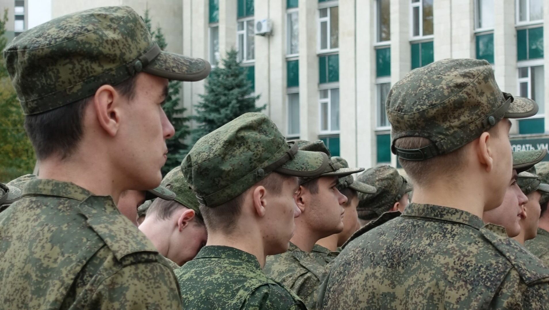 Белгородским военнослужащим отправят дополнительное обмундирование