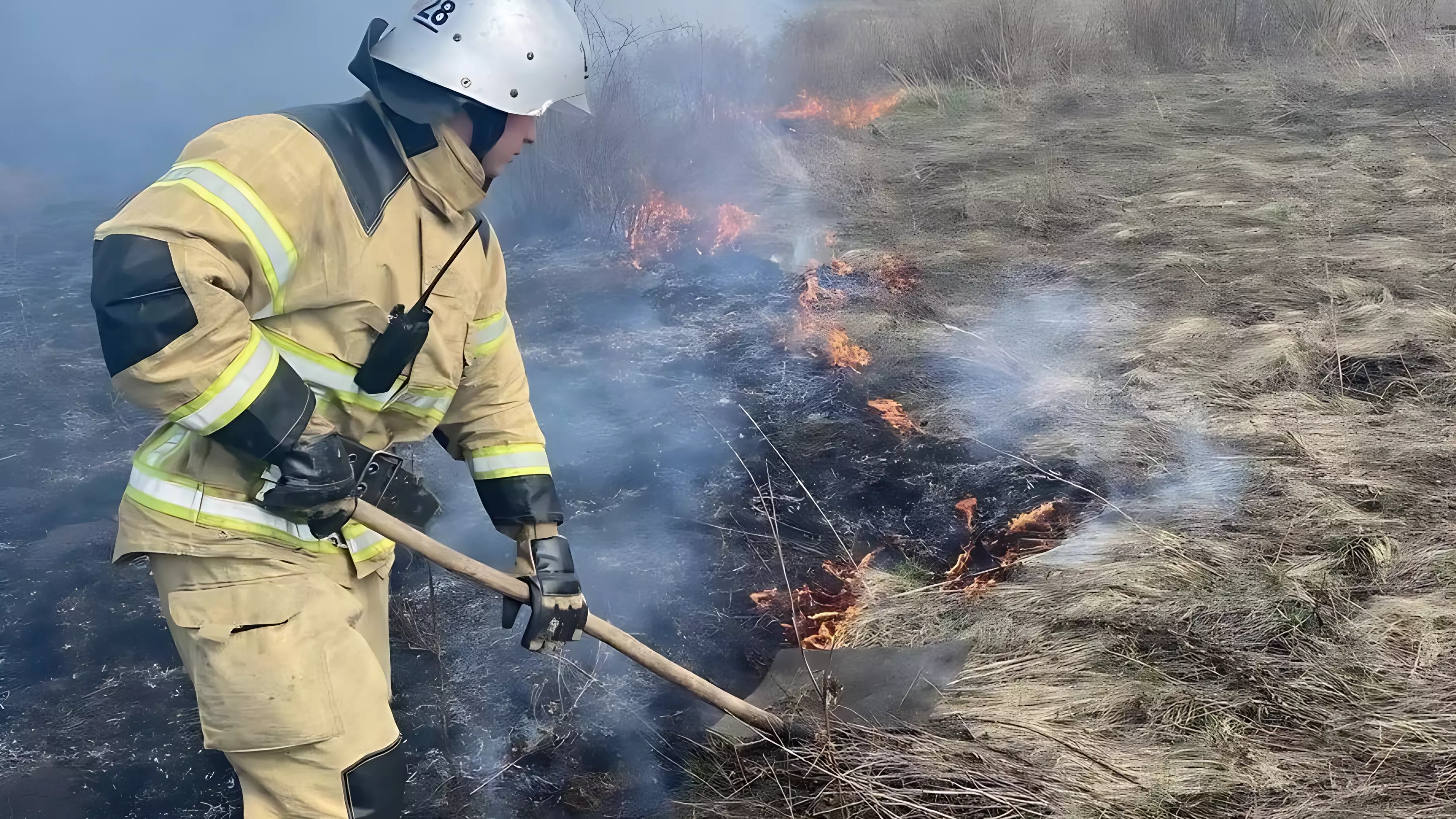 Пожарные белгородского МЧС спасли зайчонка