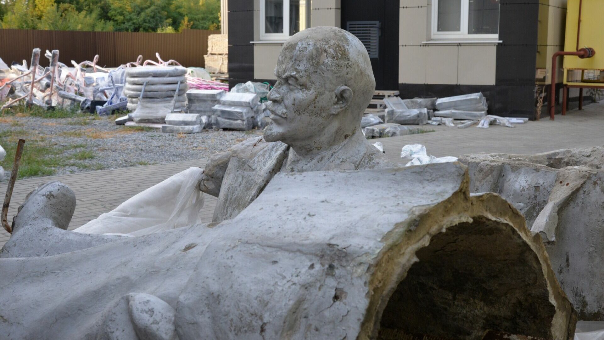 Для возвращения памятника Ленину в парк Белгорода требуются дополнительные средства