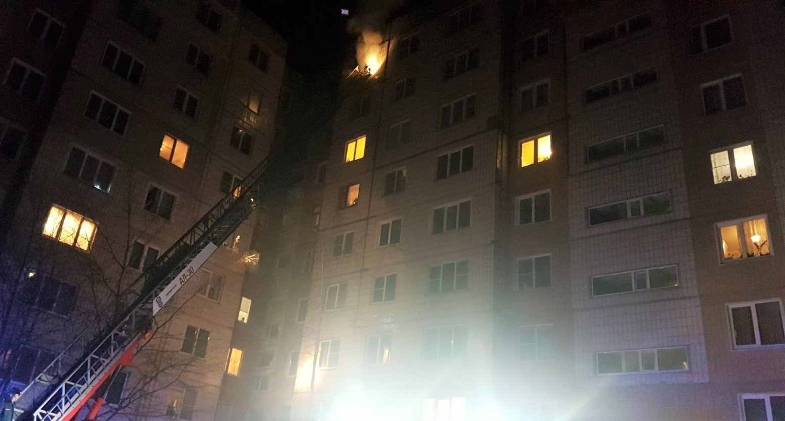 Пожарные спасли пенсионера из горящей квартиры под Белгородом