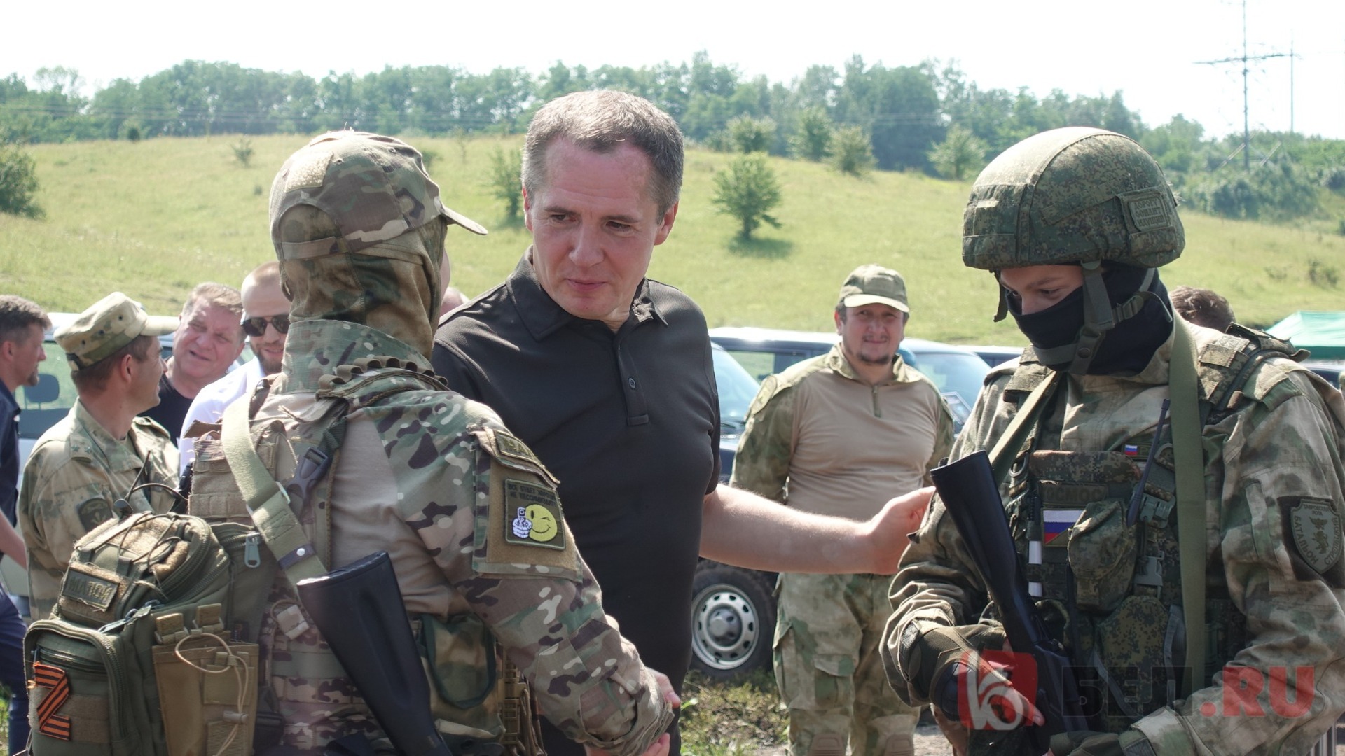 Бойцы белгородской территориальной самообороны получили оружие: фоторепортаж